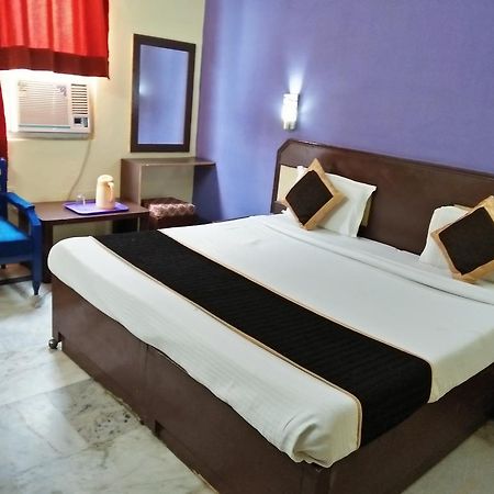 אגרה Hotel Zee מראה חיצוני תמונה