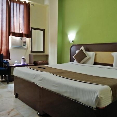 אגרה Hotel Zee חדר תמונה