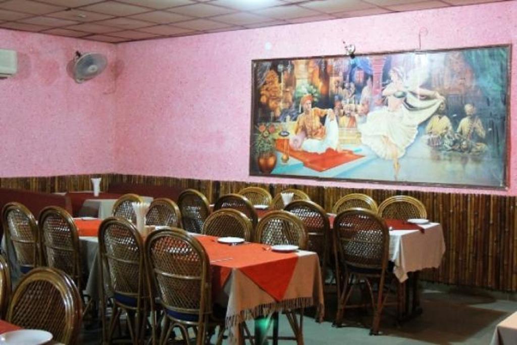 אגרה Hotel Zee מראה חיצוני תמונה