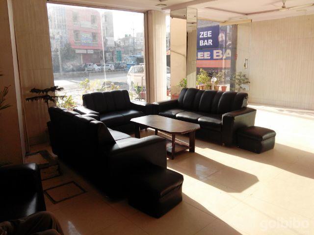 אגרה Hotel Zee מראה חיצוני תמונה